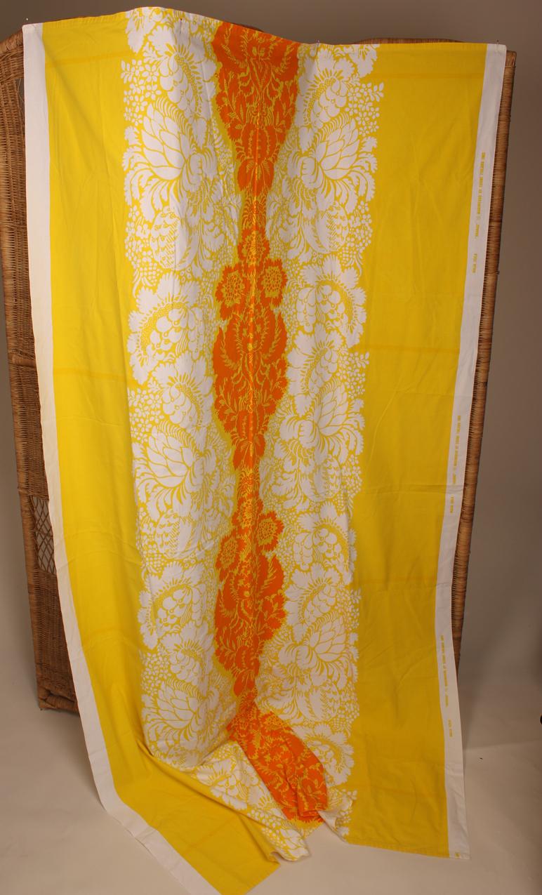 Marimekko kelta-oranssi Ananas kangas / Marimekko Ananas Fabric - Image 2
