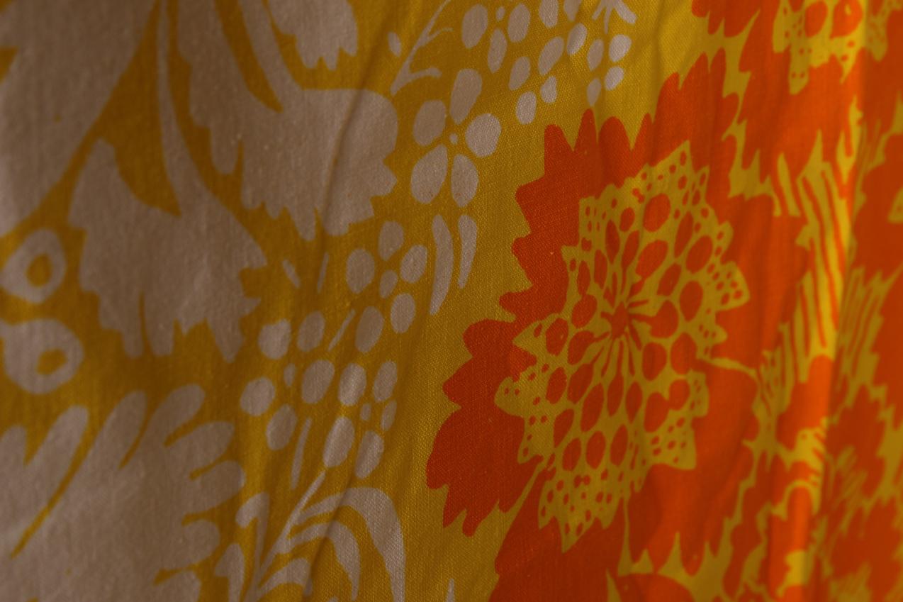 Marimekko kelta-oranssi Ananas kangas / Marimekko Ananas Fabric - Image 3