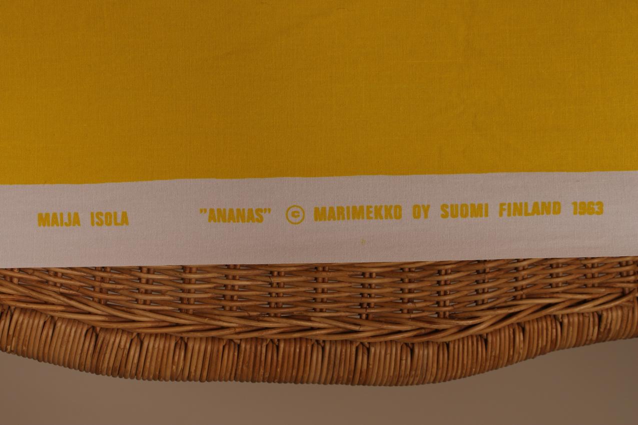 Marimekko kelta-oranssi Ananas kangas / Marimekko Ananas Fabric - Image 4