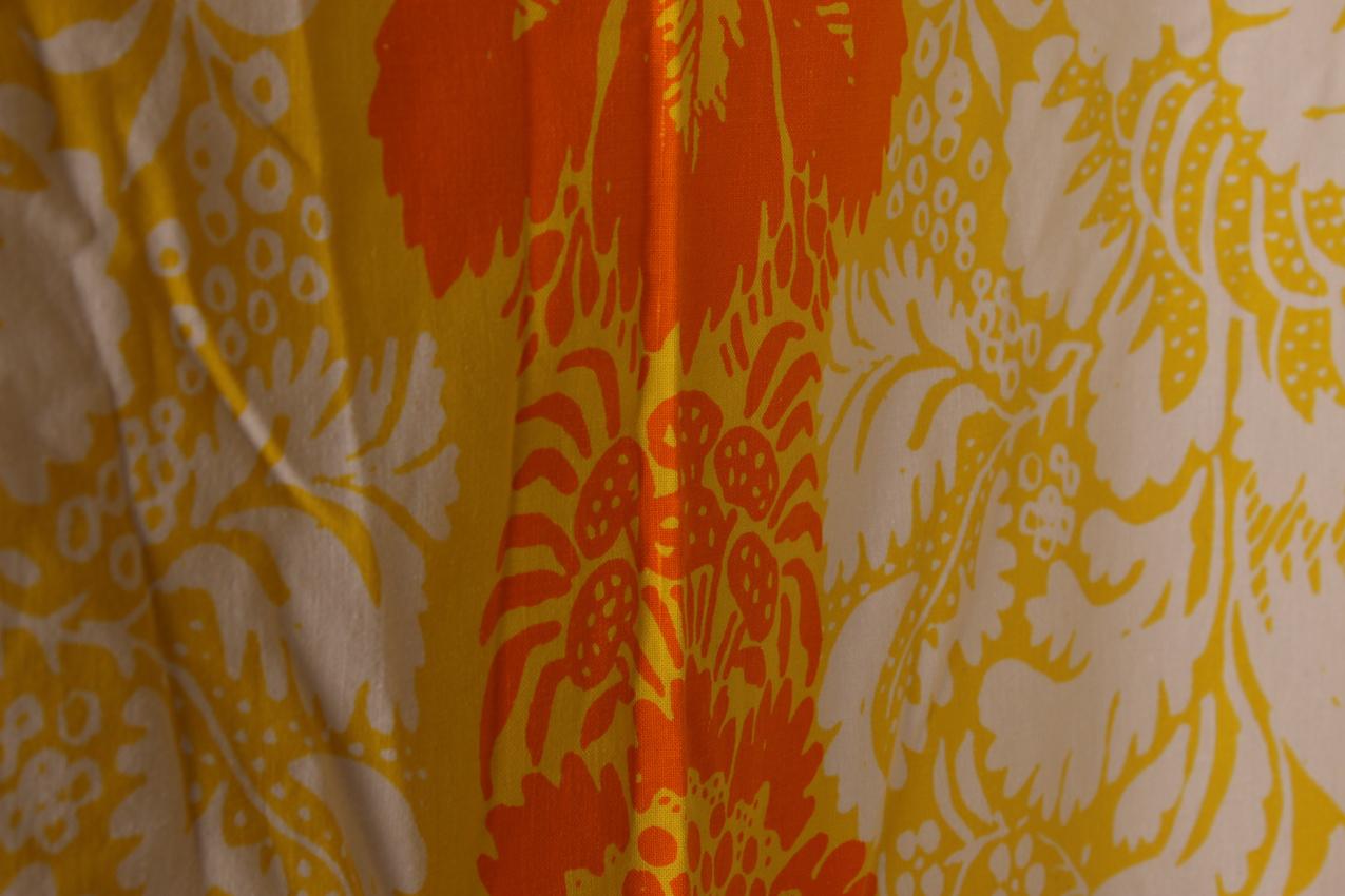 Marimekko kelta-oranssi Ananas kangas / Marimekko Ananas Fabric - Image 6