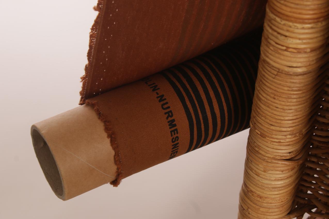 Marimekko Vuokko Eskolin-Nurmesniemi vahakangas pöytäliina ruskea “Varvunraita” - Image 3