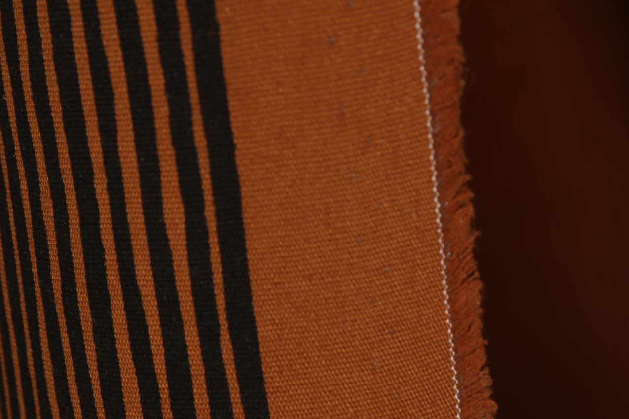Marimekko Vuokko Eskolin-Nurmesniemi vahakangas pöytäliina ruskea “Varvunraita” - Image 4