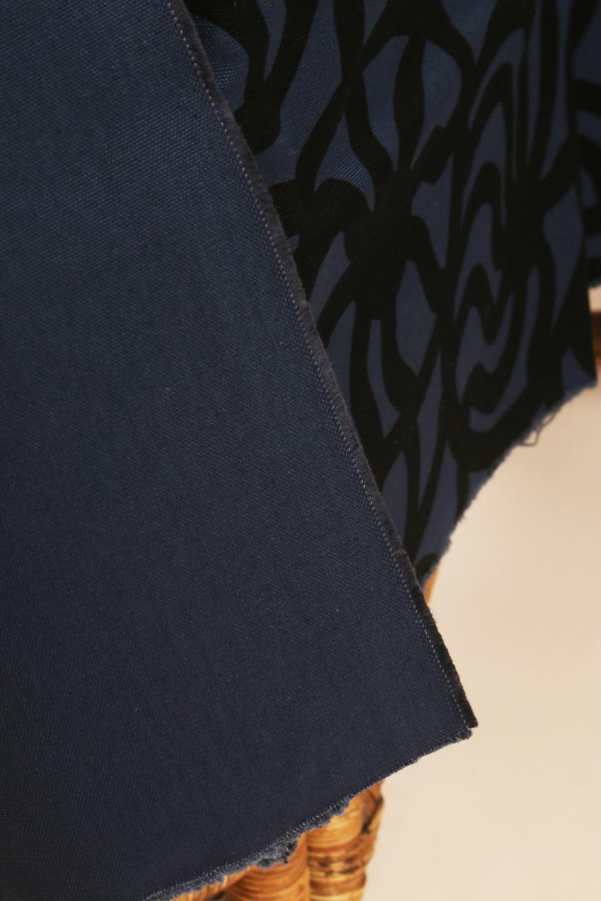 Marimekko Maija Isola sinimusta verhoilukangas “Joonas” - Image 4