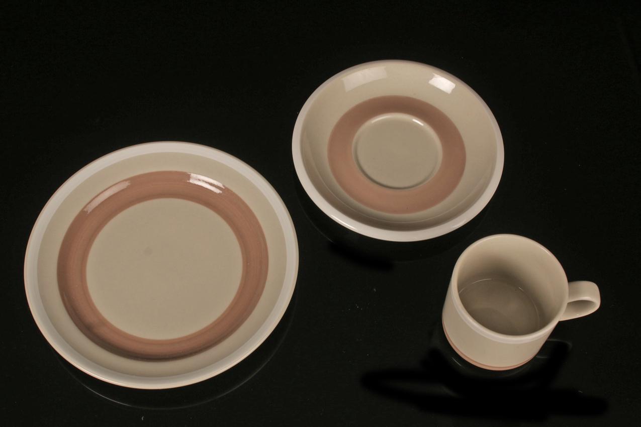 Vintage Arabia ”Tupa” coffee cup and plates - Image 5