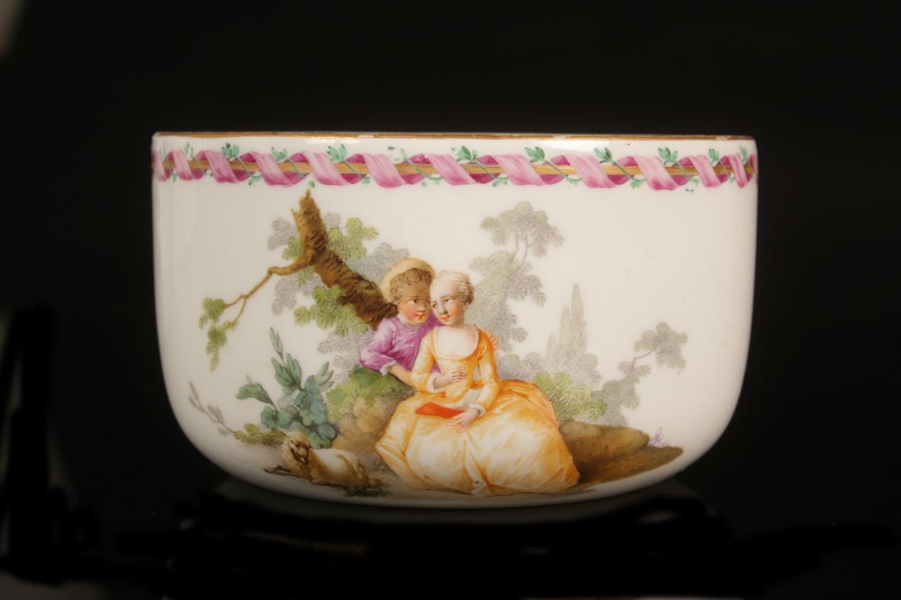 1800th century Meissen punkt period porcelain bowl